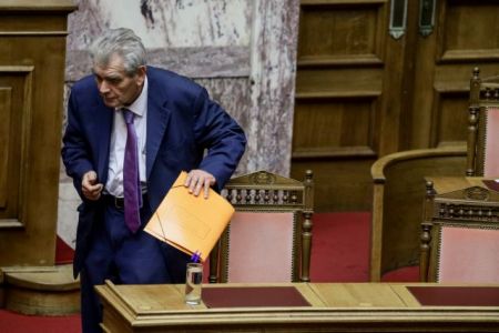 Προανακριτική Novartis: Παραπομπή Παπαγγελόπουλου για οκτώ αδικήματα προτείνει το πόρισμα της Ν.Δ.