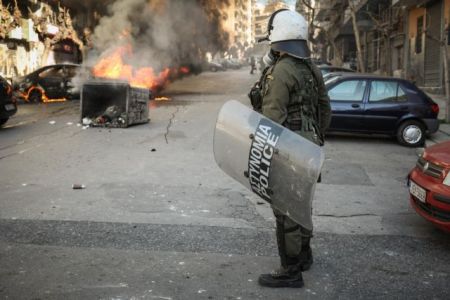 Χρυσοχοΐδης: Συλλήψεις για όποιους χρησιμοποιούν όπλα εναντίον αστυνομικών