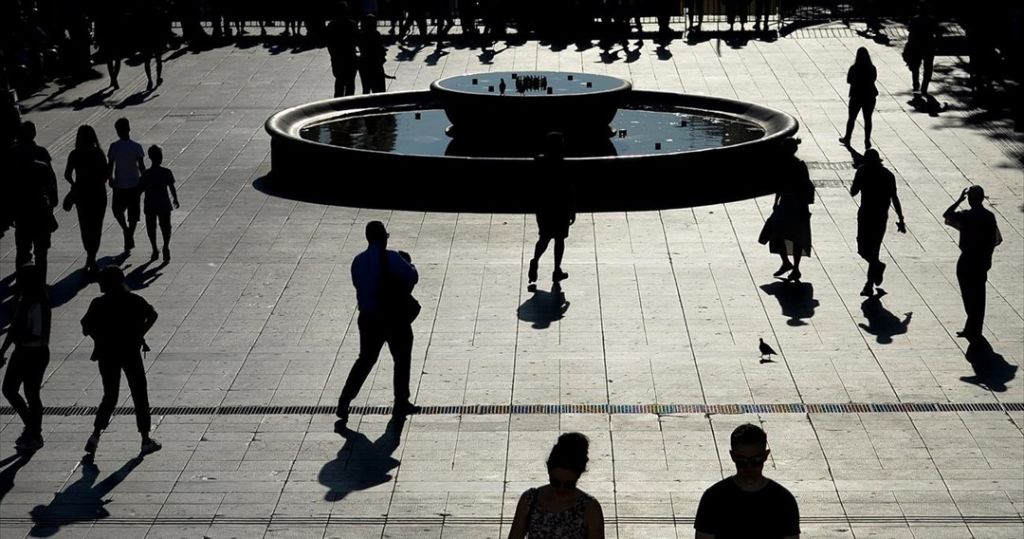 Κορωνοϊός: Στον «αέρα» 192.000 θέσεις εργασίας