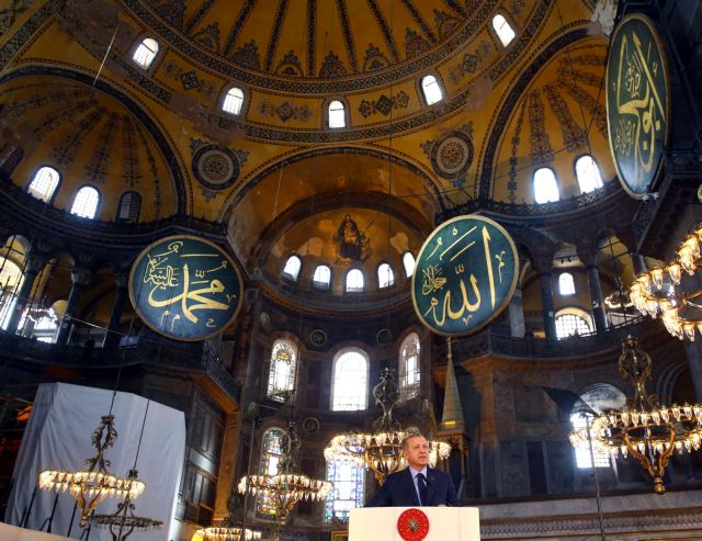 Αγία Σοφία : Σχεδιάζουν να μεταδίδεται τηλεοπτικά η προσευχή κάθε Παρασκευή