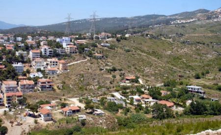 «Τακτοποιούνται» αυθαίρετοι οικισμοί στον Υμηττό