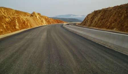 Στη γραμμή εκκίνησης oι μεγάλοι παίκτες για τη νέα γενιά έργων