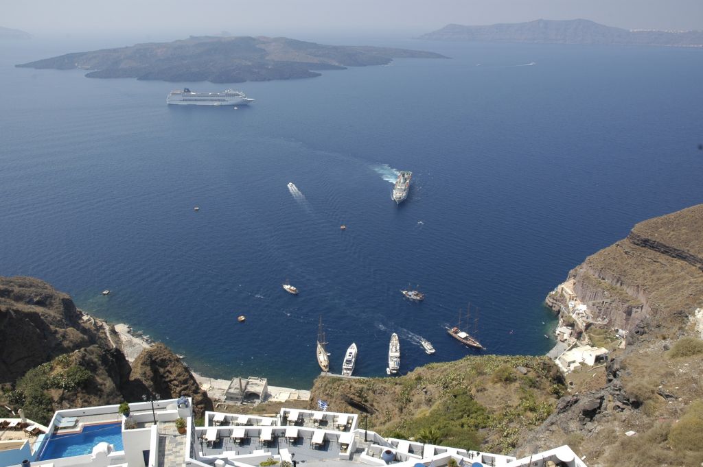 Κορωνοϊός : Πρώτο θετικό κρούσμα στη Σαντορίνη