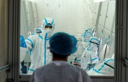 Κορωνοϊός: Αύξηση κρουσμάτων, χωρίς νεκρούς – Ο Μόσιαλος εξηγεί