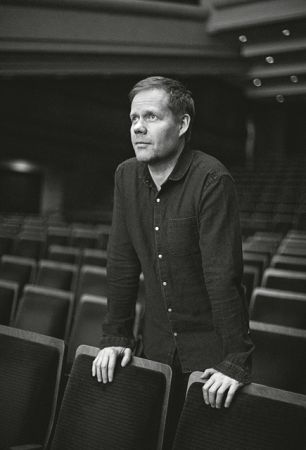 «Οι οικονομικές δομές καταστρατηγούν τις αξίες»