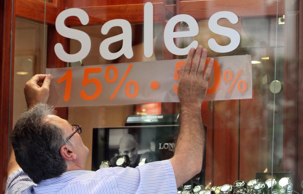 Θερινές εκπτώσεις: Ανοιχτά τα καταστήμα, αύριο, Κυριακή.