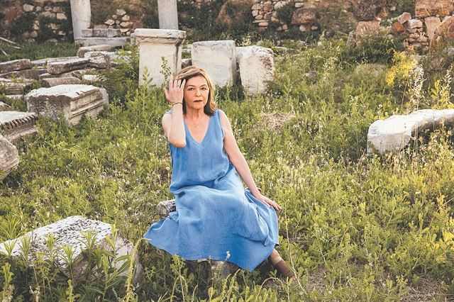 «Πούλησα την ψυχή μου στο θέατρο»