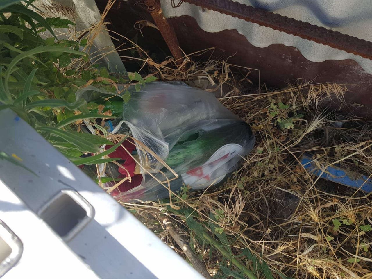 Μολότοφ και ξύλινα ρόπαλα έξω από το γήπεδο της ΑΕΚ