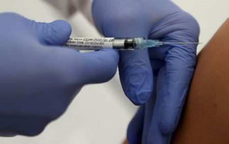 Κορωνοϊός: Σήμερα οι κρίσιμες ανακοινώσεις για το εμβόλιο της Οξφόρδης