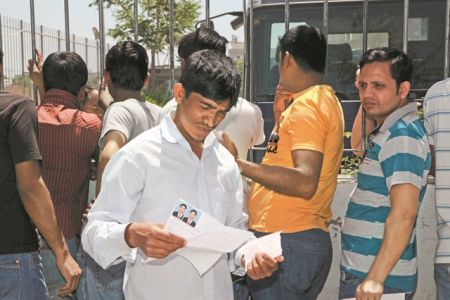 Υπ. Μετανάστευσης : Οκτάμηνη παράταση των αδειών διαμονής που λήγουν από 20/7 έως 31/12