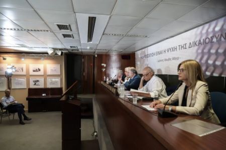 ΣΥΡΙΖΑ : «Είμαστε μάρτυρες θεσμικής εκτροπής»