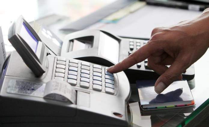 ΑΑΔΕ: Παράταση έως τις 31 Οκτωβρίου για την απόσυρση ταμειακών μηχανών