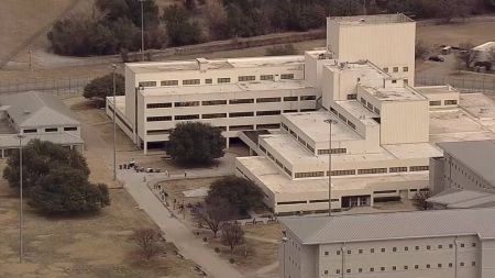 Κορωνοϊός – ΗΠΑ : Εκατοντάδες κρούσματα του θανατηφόρου ιού σε φυλακή του Τέξας