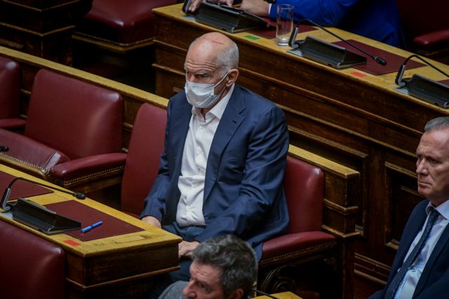 Γιώργος Παπανδρέου: Ο μόνος μάσκα στη Βουλή | tovima.gr