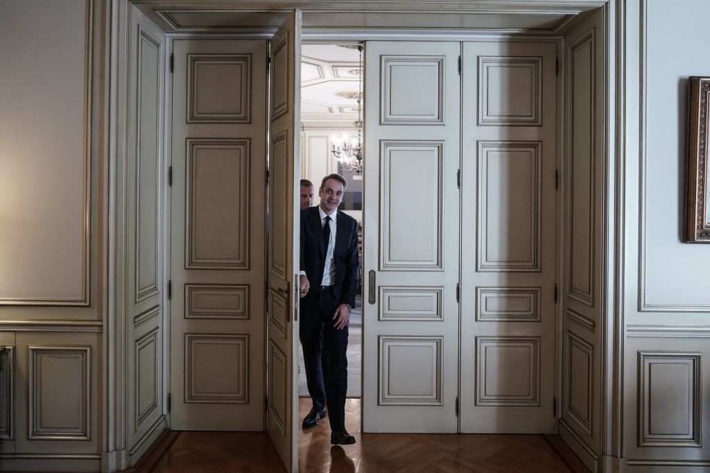 Στο γραφείο του, στη Βουλή, οι συναντήσεις Μητσοτάκη με τους πολιτικούς αρχηγούς