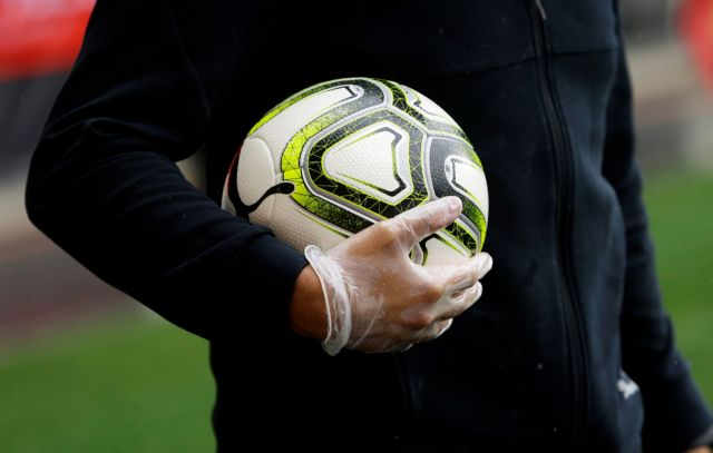 Βρετανία: Σχεδιάζει να κάνει παράνομα τα ομοφοβικά συνθήματα στα γήπεδα