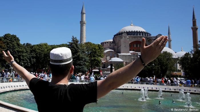 Επίδειξη ισχύος η μετατροπή της Αγίας Σοφίας