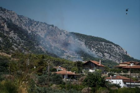 Μάχη με τις φλόγες σε Κεχριές και Αρχαία Ολυμπία