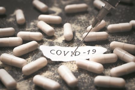 Ηλίας Μόσιαλος : Εμβόλια και μεταλλάξεις του κορωνοϊού