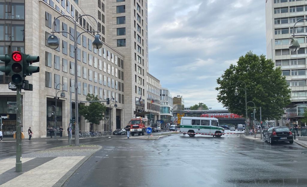 Βερολίνο: Όχημα έπεσε πάνω σε πεζούς – Επτά τραυματίες