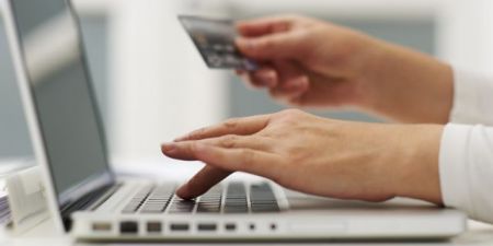Ηλεκτρονικές απάτες: Τι πρέπει να προσέξουν οι καταναλωτές