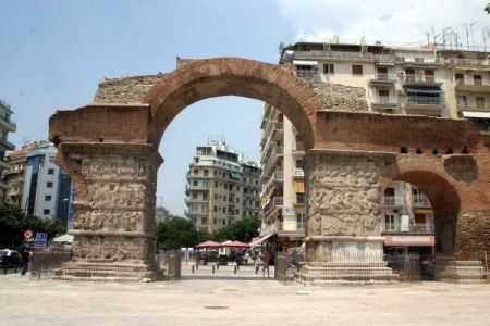 Καμάρα Θεσσαλονίκης : Η θριαμβική αψίδα του Γαλερίου