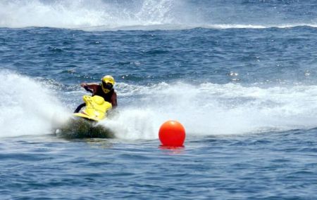 Μύκονος: Τραυματισμός 15χρονης από τζετ σκι που οδηγούσε 13χρονος