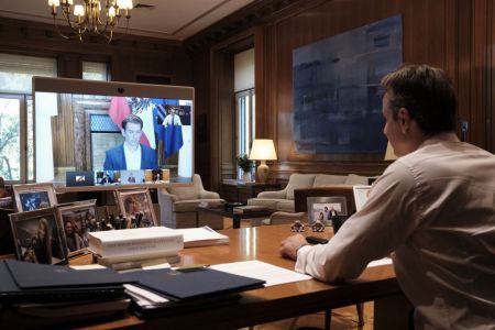 Ο Μητσοτάκης σε τηλεδιάσκεψη ηγετών για την πορεία του κορωνοϊού