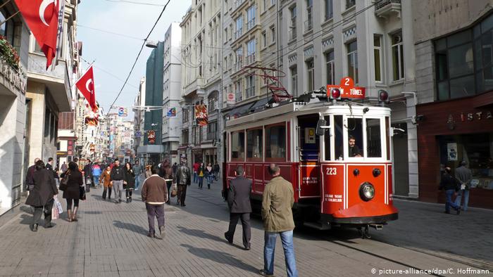 Τουρκία: Η Αγία Σοφία και οι άλλες προκλήσεις βυθίζουν την οικονομία