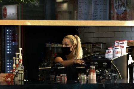 Κορωνοϊός : Πού είναι υποχρεωτική η χρήση μάσκας – Όλη η λίστα