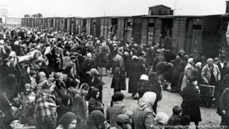 Αποζημιώσεις για τα εισιτήρια του Άουσβιτς