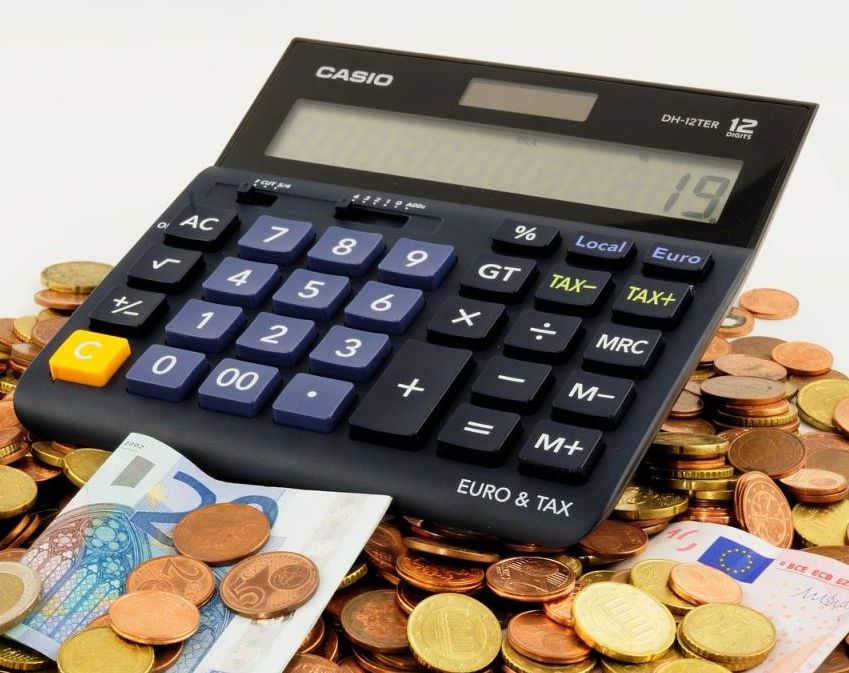 Eπιτροπή Πισσαρίδη : Προτάσεις ριζικών αλλαγών στη φορολογία