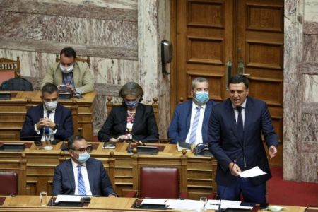 Βουλή: Υπερψηφίστηκε το νομοσχέδιο του υπουργείου Υγείας