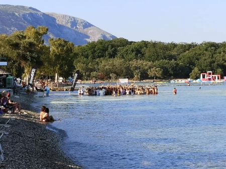 Κέρκυρα: Δύο συλλήψεις και πρόστιμο 10.000 ευρώ για beach party