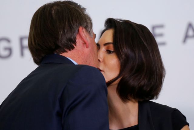 Βραζιλία: Θετική στον κορωνοϊό η σύζυγος του Μπολσονάρο