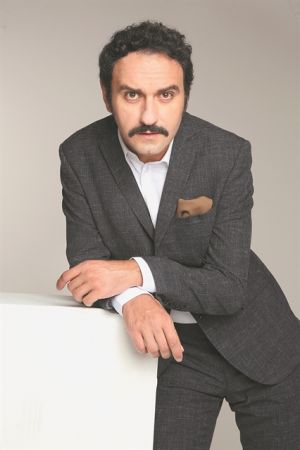 «Το θέατρο δεν το επηρεάζει τίποτα»