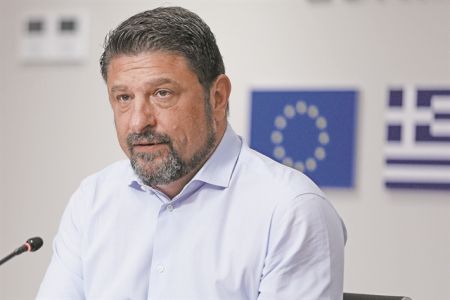 «Δεν θα υπάρξει γενικό lockdown, ίσως ούτε καν τοπικά»