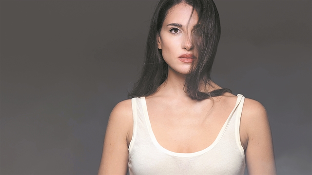 «Είμαι εναντίον της ψυχαναγκαστικής χαράς»