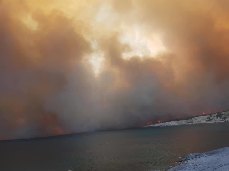 Γαλλία: Μεγάλη φωτιά κοντά στη Μασσαλία