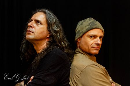 Εκτη Αίσθηση: Το συγκρότημα παρουσιάζει το πρώτο του άλμπουμ