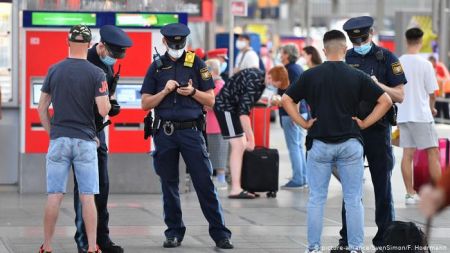 Η μάσκα διχάζει τη Γερμανία