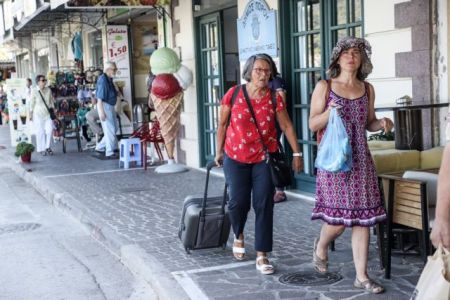 Δήμαρχος Πόρου: Καταστροφή για τον τουρισμό τα περιοριστικά μέτρα