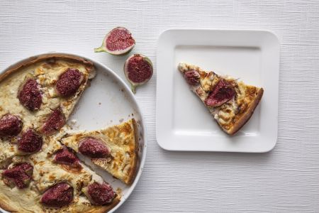 Τάρτα με κρέμα τυρί, κοτόπουλο και φρέσκα σύκα