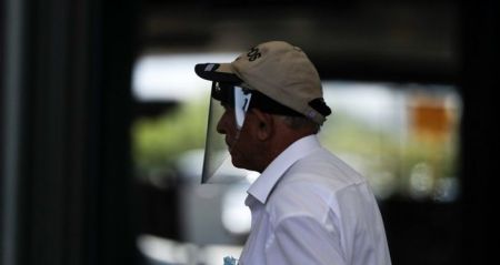 Καμπανάκι κινδύνου για τις ασπίδες προσώπου