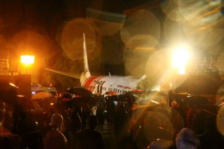 Ινδία: Συντριβή αεροπλάνου με τουλάχιστον 16 νεκρούς