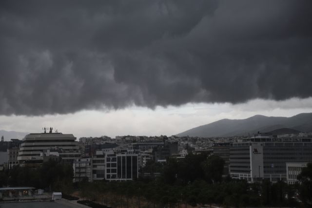 Καιρός: Ραγδαία επιδείνωση του καιρού με βροχές και καταιγίδες – Δείτε που θα «χτυπήσουν» τα φαινόμενα