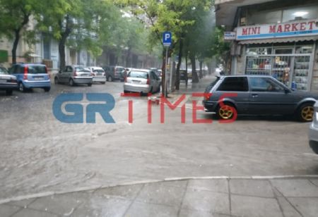 Κακοκαιρία Θάλεια: «Άνοιξαν» οι ουρανοί στη Θεσσαλονίκη