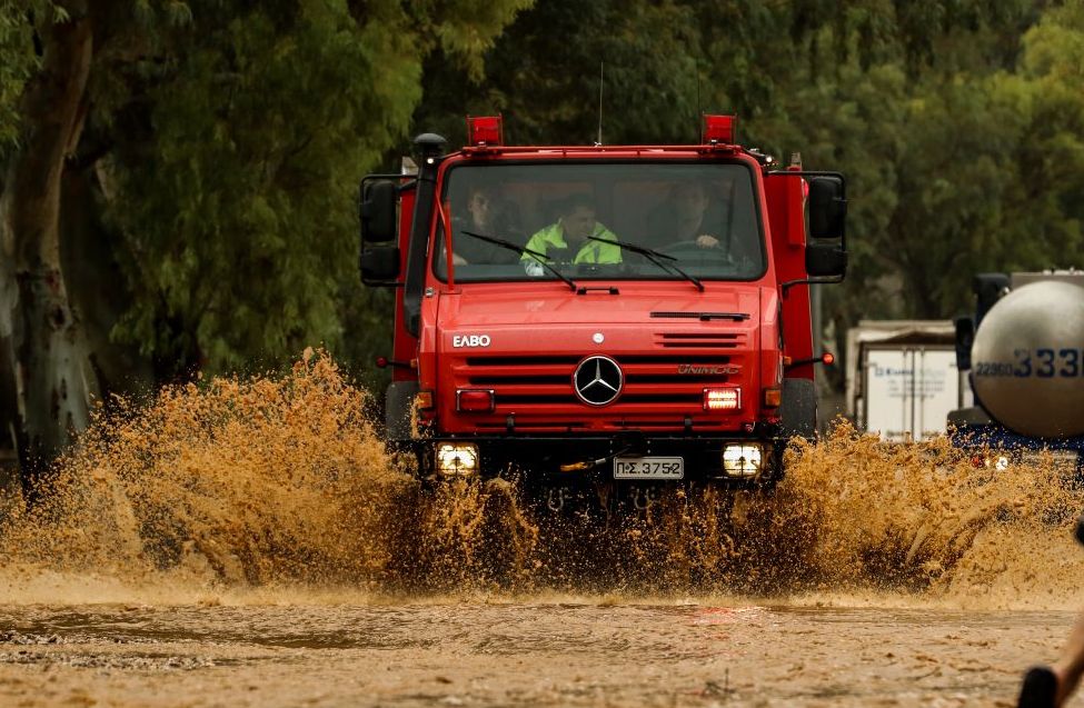 Εύβοια: Αγώνας για την διάσωση πολιτών – Μεγάλη κινητοποίηση της πυροσβεστικής