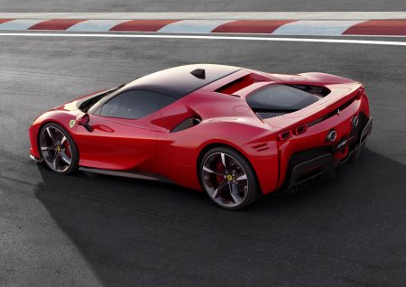 «Πονοκέφαλος» και απώλειες εσόδων για την Ferrari από την SF90 Stradale