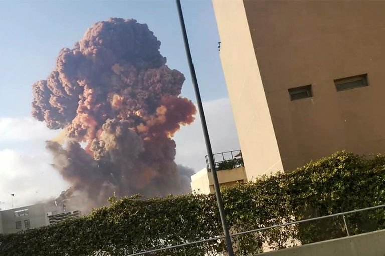 Βηρυτός : Η στιγμή της φονικής έκρηξης σε αργή κίνηση | tovima.gr